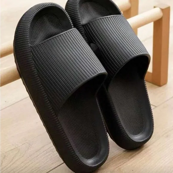 Men's Classic Black Slide Sandals - Picture 1 of 5